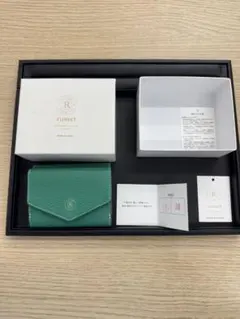 2025年最新】russet 二つ折り財布の人気アイテム - メルカリ