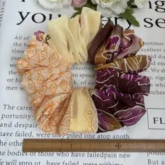 ハンドメイドシュシュ☆ベージュ花柄