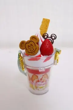 ディズニー　スーベニア　ミニスナックケース　パフェ　ミッキー　ワッフル