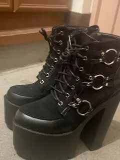 (値下げ交渉可能) 15cmヒールブラックリング装飾ハイヒールブーツ