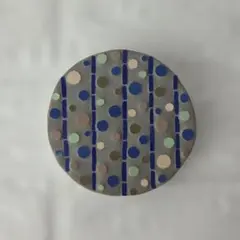 カラフルなドットの壁掛け装飾