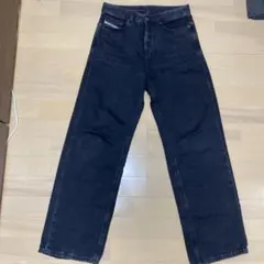 Diesel ブラック ストレートデニム