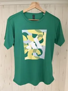 adidas グラフィックTシャツ