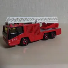 消防車 伸縮はしご付き　ミニカー　希少価値商品。