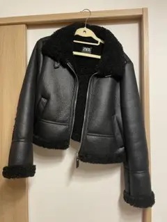 ZARA ブラックレザーショートジャケット
