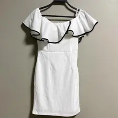 Tika フリル付きホワイトドレス