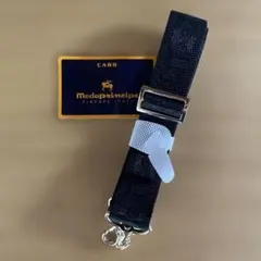 ショルダーバッグのブラックストラップ