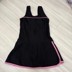 女の子用　ワンピース水着　黒い水着