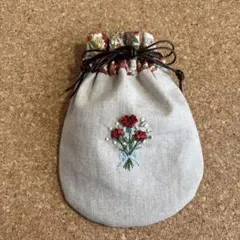 カーネーション花束　リボン刺繍入　巾着ポーチ　ハンドメイド