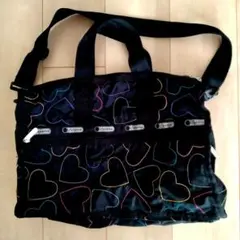 レスポートサック　ハート柄ショルダースポーツバッグとポーチ（黒地）