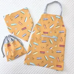 電車柄　子供用エプロン　三角巾 巾着袋セット 110〜120　キッズエプロン