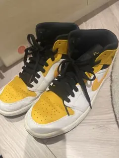 NIKE AIR JORDAN MID WHITE