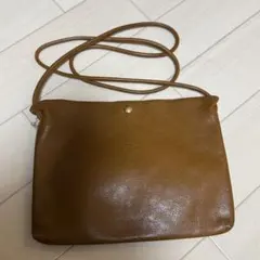 IL BISONTE ロゴ型押し　本革　サコッシュ ショルダーバッグ