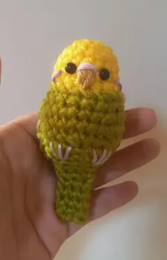 ハンドメイドあみぐるみ　セキセイインコちゃん　ボールチェーン付き