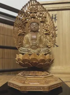 仏教美術 白檀 釈迦如来像 飛天光背 H22.5㎝ 2寸 仏像 - メルカリ