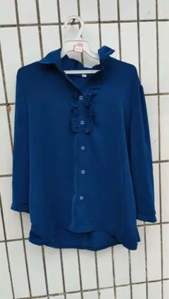 コバルトブルー フリル付きサテン七分袖シャツ 5XL - メルカリ