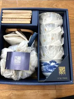 新品未使用品　青色急須と湯呑みセット　5客セット　絵柄違い　yuki torii