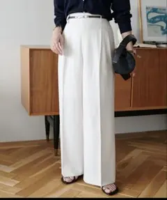 ディスコート　ベルト付き欲張りストレートタックパンツ　ホワイト