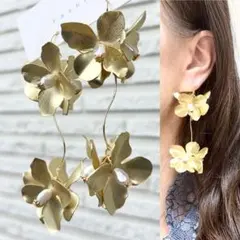 ブライダル　2連揺れるマットゴールドフラワーブーケ　ピアス　イヤリング