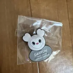 TWICE DAHYUN 公式ピンバッジ　ダヒョン　ラブリー　ファンクラブ