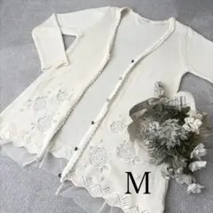 axes femme 長袖カーディガン アイボリー 白 バラ刺繍付き Mサイズ