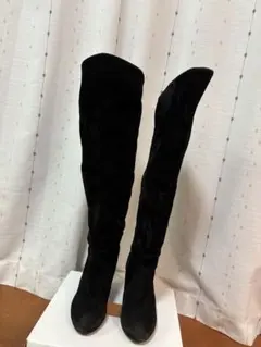 ニーハイブーツ