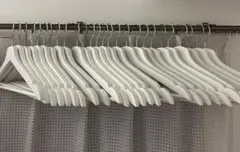 IKEA イケア ブメラング ハンガーホワイト 木製 26本セット
