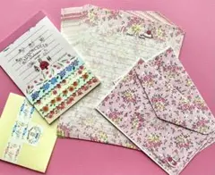 サンリオMarroncream のメモ帳と花柄レターセットとシールの3点で