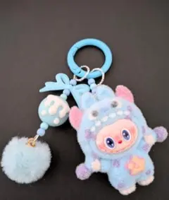青色キャラクター型キーホルダー
