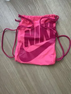 NIKE ピンク ドローストリングバック