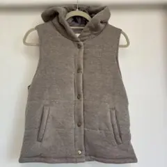 ベスト　フード付き　Mサイズ