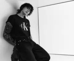残り1着値段交渉○CALVIN KLEIN Tシャツ　ジョングク