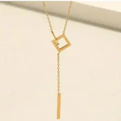 ゴールドスクエア チェーン ネックレス 韓国 上品 普段使い オフィスにも◎