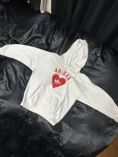 adidas ハートプリント パーカー Sサイズ
