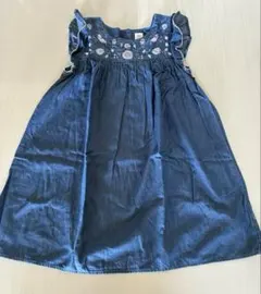 GAP ワンピース　花柄　刺繍　130サイズのサムネイル