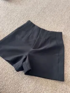 ZARA ハイウエスト　ショートパンツ