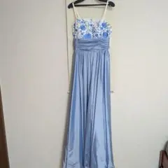 刺繍入り水色ロングドレス