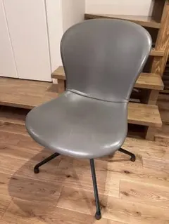 【展示品　美品】　ボーコンセプト　アデレードチェア グレー 脚マットホワイト 展示品 美品】 ボーコンセプト アデレードチェア グレー 脚