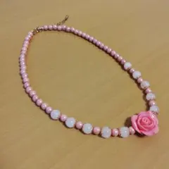ピンクのパールとバラのネックレス