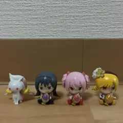 魔法少女まどか☆マギカ バスボム　ミニフィギュア 4種セット