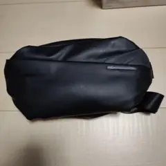 intrack ショルダーバッグ 黒　Mサイズ