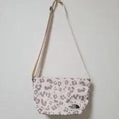 ノースフェイス　ヒョウ柄ショルダーバッグ　ホワイト系のサムネイル