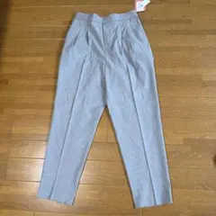 グローバルワーク　タグ付き　ウツクシルエットテーパードパンツのサムネイル