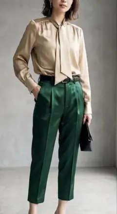 【美品】DAMA collection テーパードパンツ ダークグリーン艶ありのサムネイル