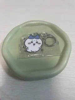 ちいかわ　アクリルキーホルダー　ハチワレ