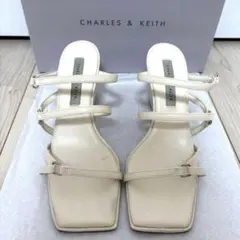 CHARLES & KEITH ストラッピーウェッジミュールのサムネイル