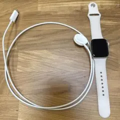Apple Watch SE(第2世代) GPS 40mm スターライト