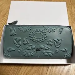 【完売品】【未使用級】シビラ RAMO 花刺繍 二つ折り財布 牛革 完売品】【未使用級】シビラ RAMO 花刺繍 二つ折り財布 牛革 - メルカリ