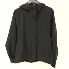 ブロックテックパーカ　ブラック マウンテンパーカー フード付き