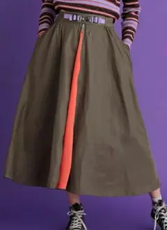 新品 タグ付き ミリタリー フレアスカート Mサイズ ショートパンツ付きのサムネイル